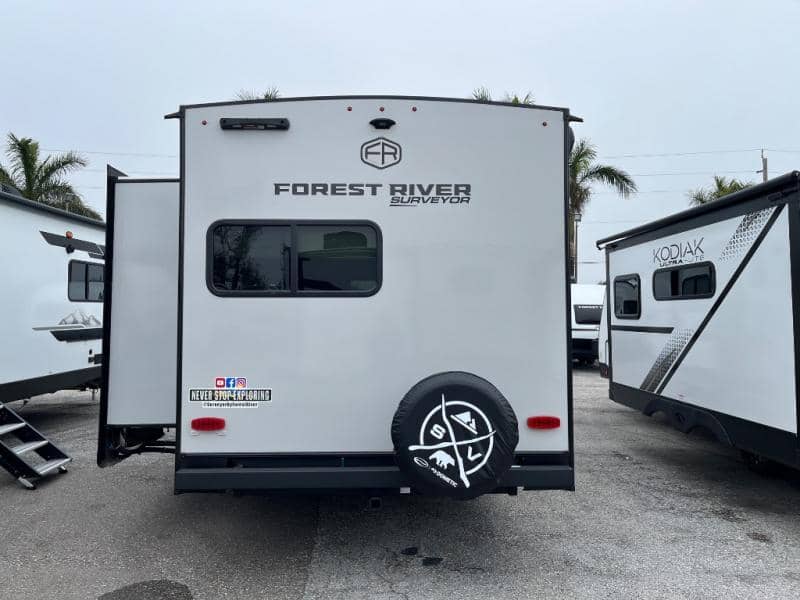 2025 Surveyor Legend 2025 Surveyor Legend Surveyor Legend - thumbnail 5