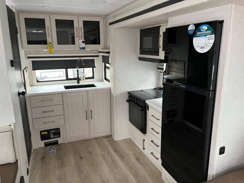 2025 Surveyor Legend 2025 Surveyor Legend Surveyor Legend - thumbnail 9