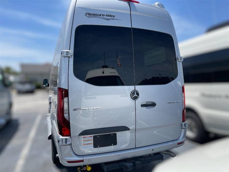 2025 Pleasure-Way 2025 Pleasure-Way Plateau - thumbnail 4