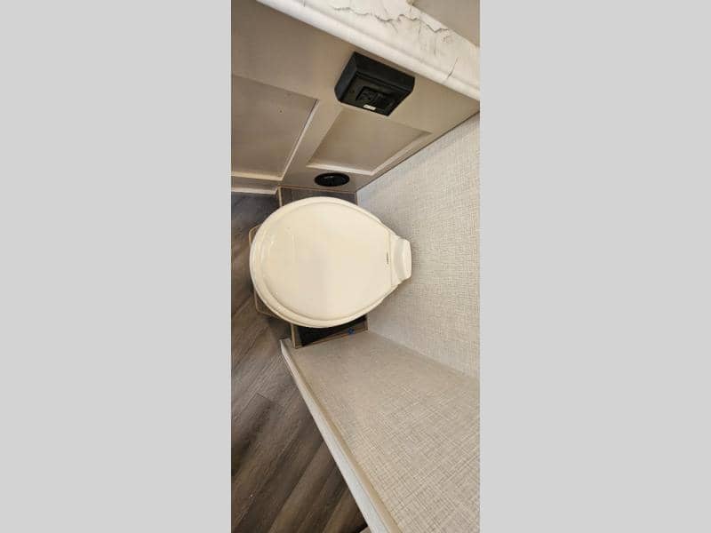 2024 Holiday Rambler 2024 Holiday Rambler Eclipse - thumbnail 17