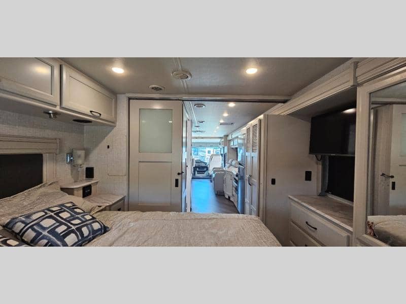 2024 Holiday Rambler 2024 Holiday Rambler Eclipse - thumbnail 21