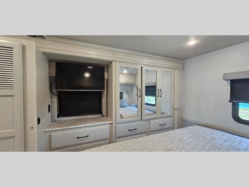 2024 Holiday Rambler 2024 Holiday Rambler Eclipse - thumbnail 22