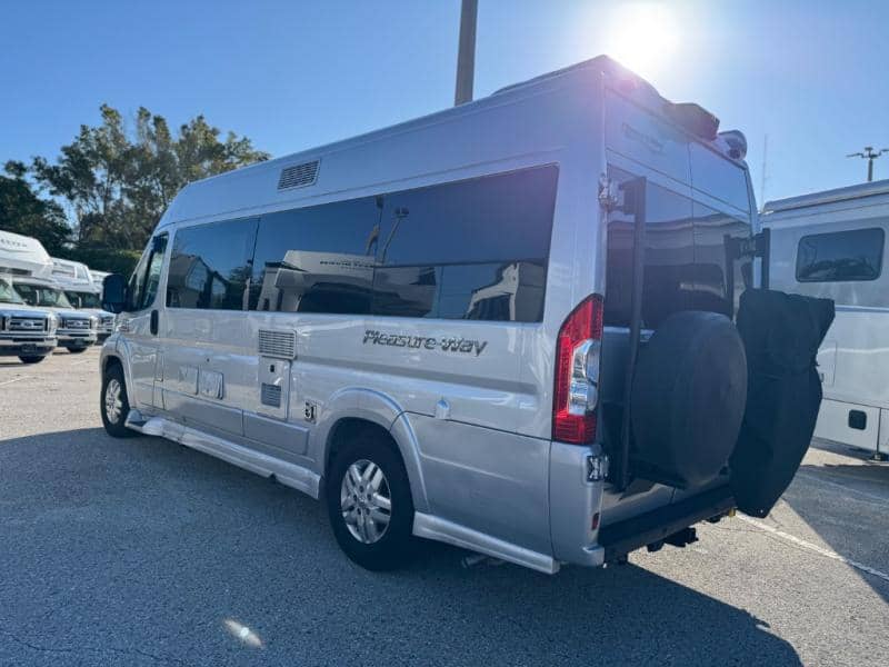 2021 Pleasure-Way 2021 Pleasure-Way Lexor - thumbnail 4