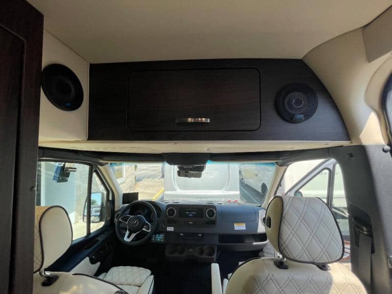 2025 Midwest Automotive Designs 2025 Midwest Automotive Designs Passage - thumbnail 7