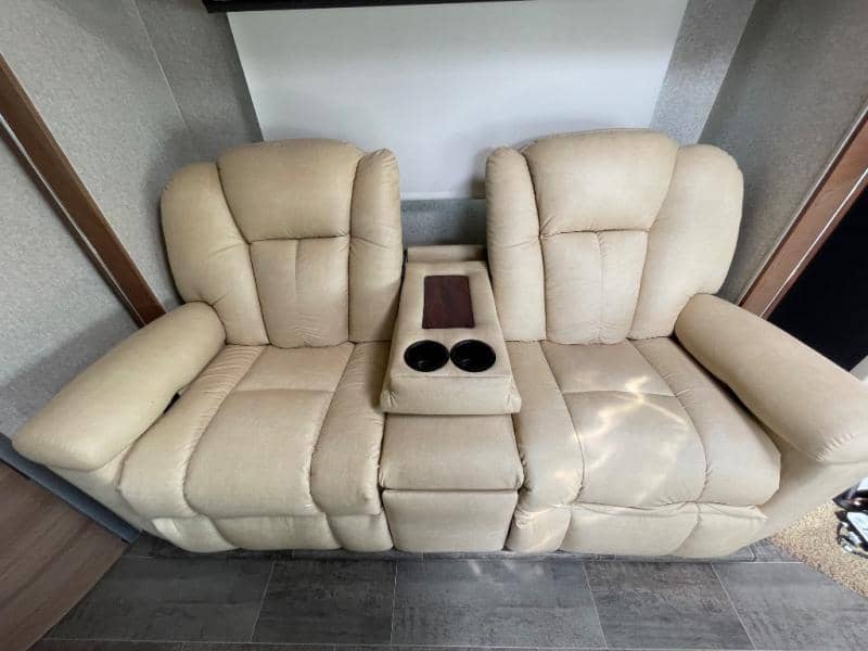 2019 Winnebago 2019 Winnebago Navion - thumbnail 16