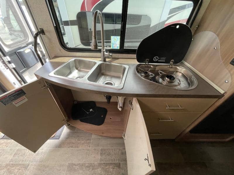 2019 Winnebago 2019 Winnebago Navion - thumbnail 19