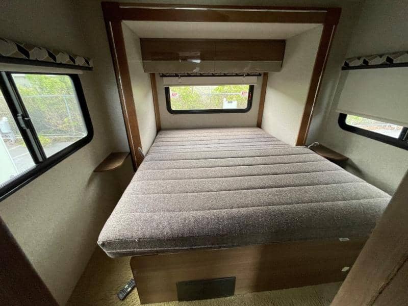 2019 Winnebago 2019 Winnebago Navion - thumbnail 32
