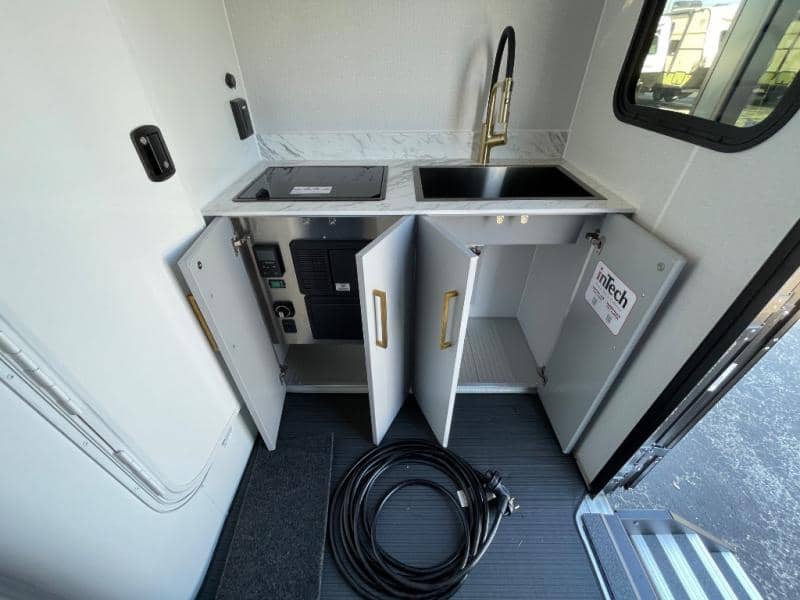 2025 inTech RV 2025 inTech RV Black Wing - thumbnail 21