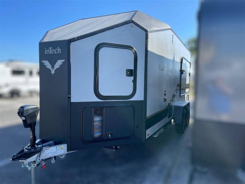 2025 inTech RV 2025 inTech RV Black Wing - thumbnail 4