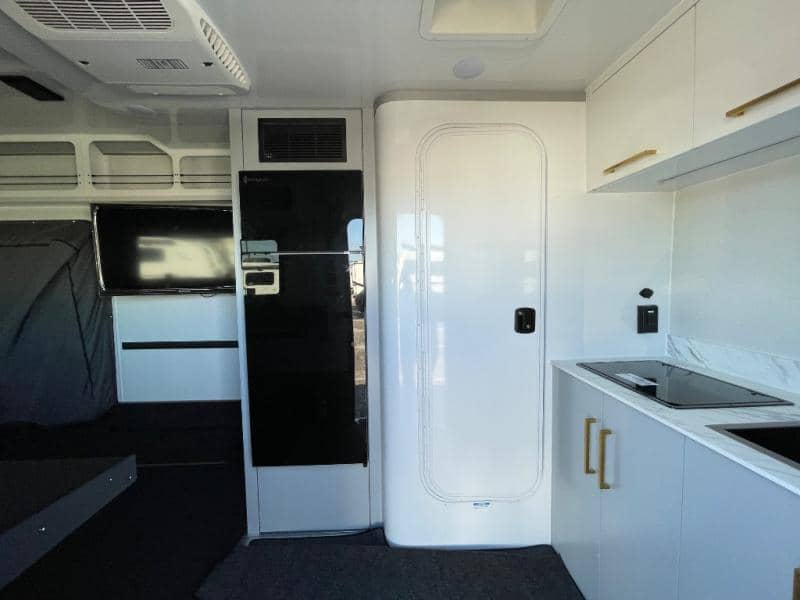 2025 inTech RV 2025 inTech RV Black Wing - thumbnail 7