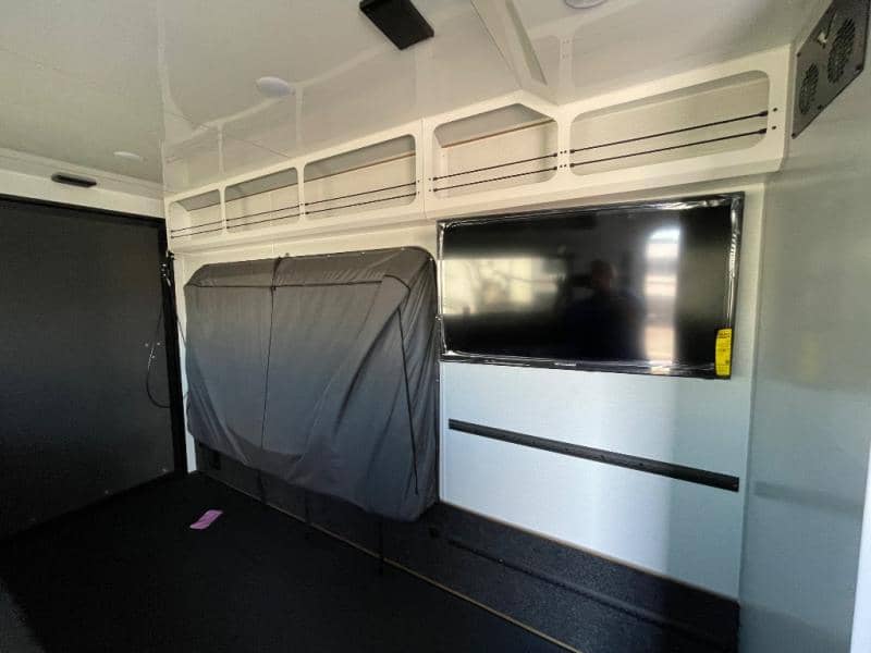 2025 inTech RV 2025 inTech RV Black Wing - thumbnail 8