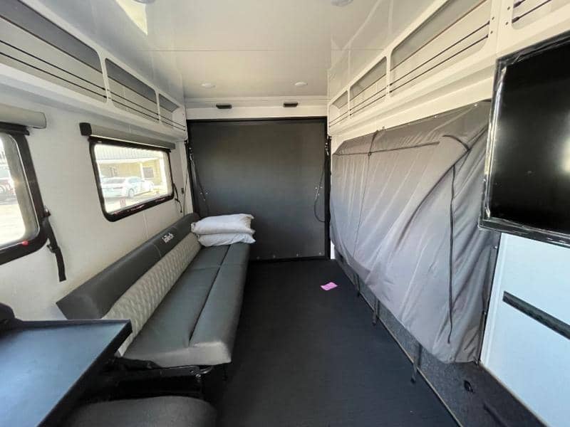 2025 inTech RV 2025 inTech RV Black Wing - thumbnail 9