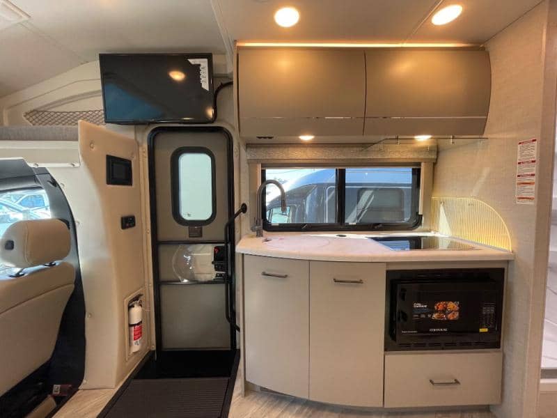 2025 Thor Motor Coach 2025 Thor Motor Coach Tiburon - thumbnail 12