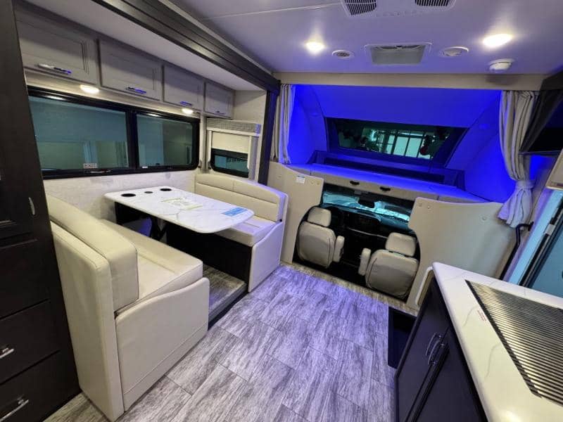 2025 Thor Motor Coach 2025 Thor Motor Coach Magnitude - thumbnail 12