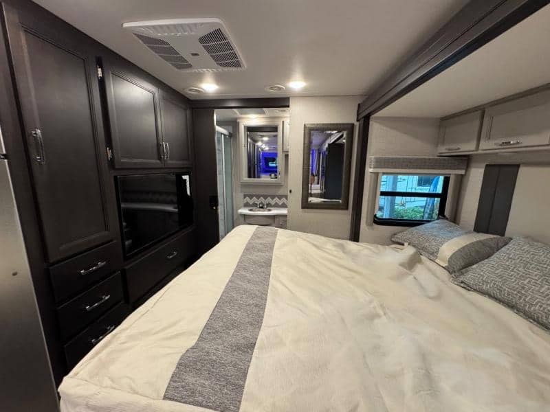 2025 Thor Motor Coach 2025 Thor Motor Coach Magnitude - thumbnail 21