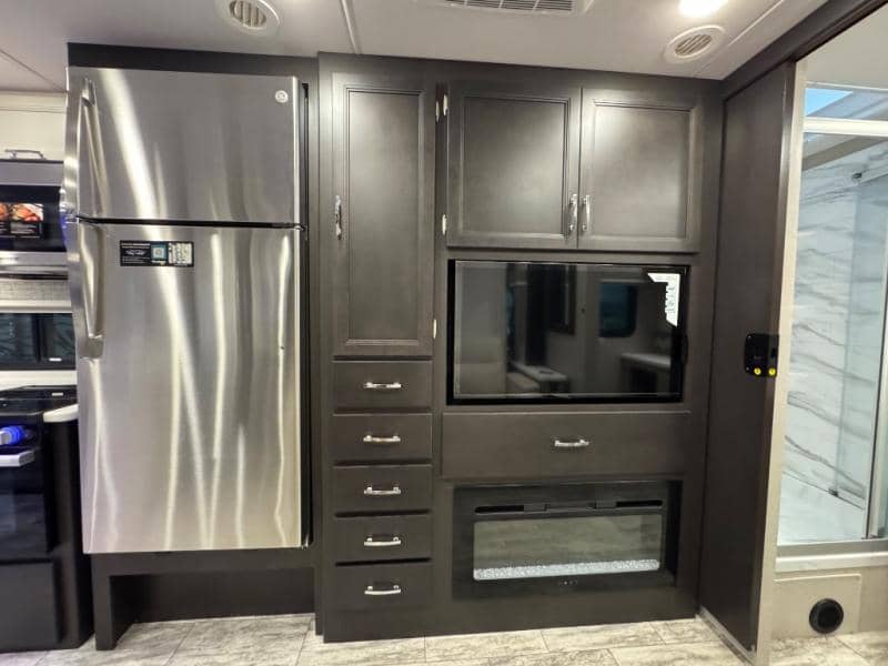 2025 Thor Motor Coach 2025 Thor Motor Coach Magnitude - thumbnail 23