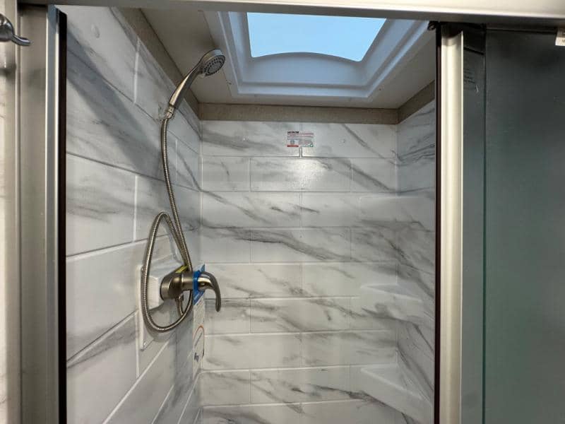 2025 Thor Motor Coach 2025 Thor Motor Coach Magnitude - thumbnail 25