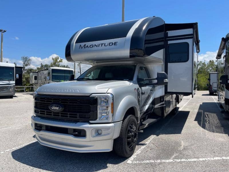 2025 Thor Motor Coach 2025 Thor Motor Coach Magnitude - thumbnail 4