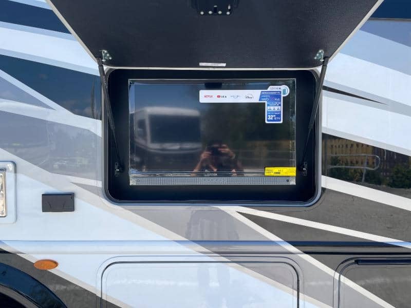 2025 Thor Motor Coach 2025 Thor Motor Coach Magnitude - thumbnail 9