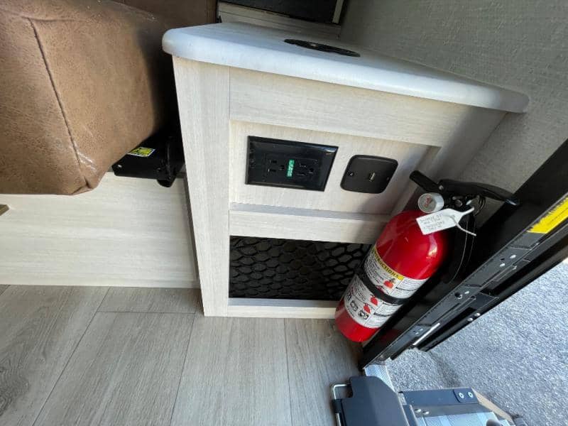 2025 Forest River 2025 Forest River Grand Surveyor - thumbnail 34