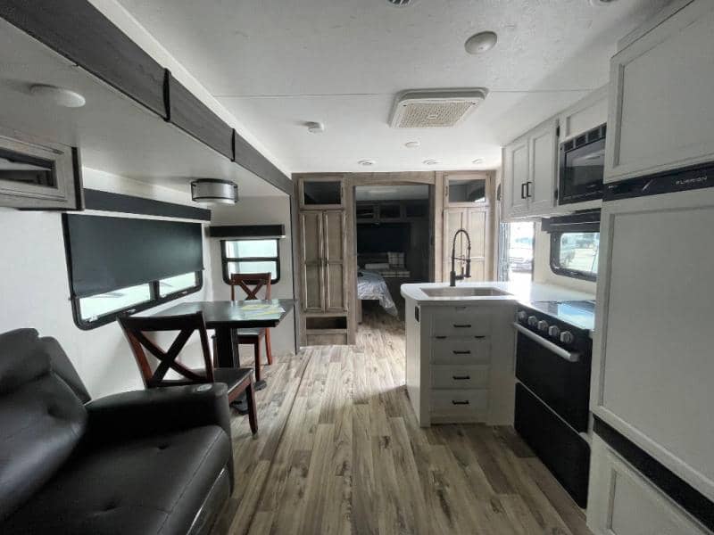 2024 Venture RV 2024 Venture RV SportTrek Touring Edition - thumbnail 26