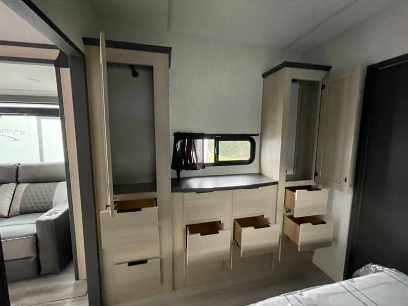 2025 Forest River 2025 Forest River Cardinal - thumbnail 16