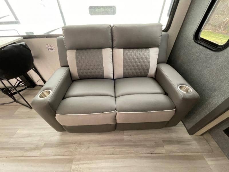 2025 Forest River 2025 Forest River Cardinal - thumbnail 32