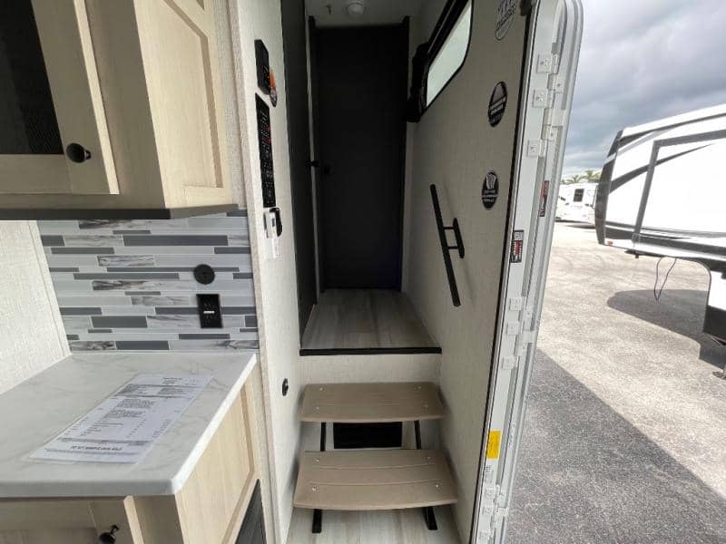 2025 Forest River 2025 Forest River Cardinal - thumbnail 33