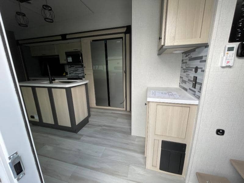 2025 Forest River 2025 Forest River Cardinal - thumbnail 6