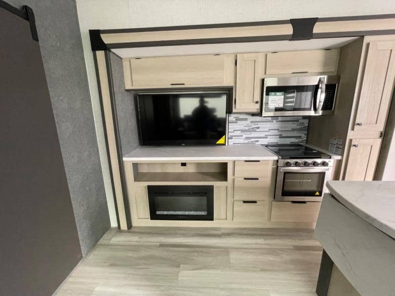 2025 Forest River 2025 Forest River Cardinal - thumbnail 9