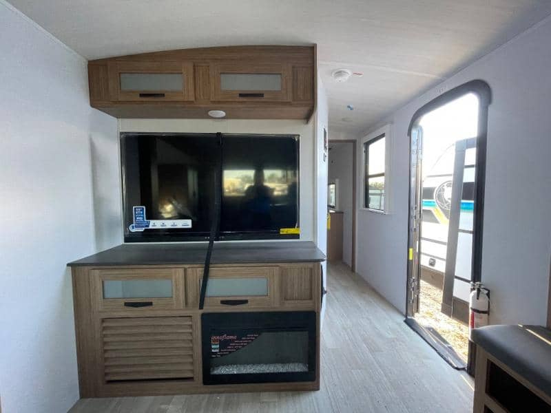 2025 Keystone RV 2025 Keystone RV Passport - thumbnail 6