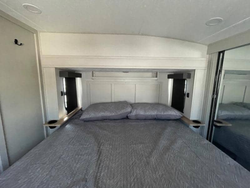 2025 Coachmen 2025 Coachmen Chaparral - thumbnail 14