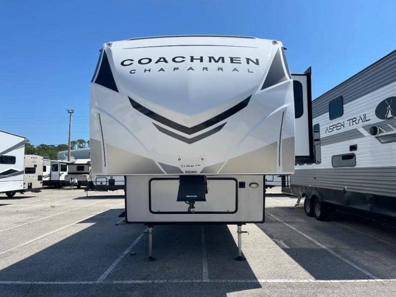 2025 Coachmen 2025 Coachmen Chaparral - thumbnail 3