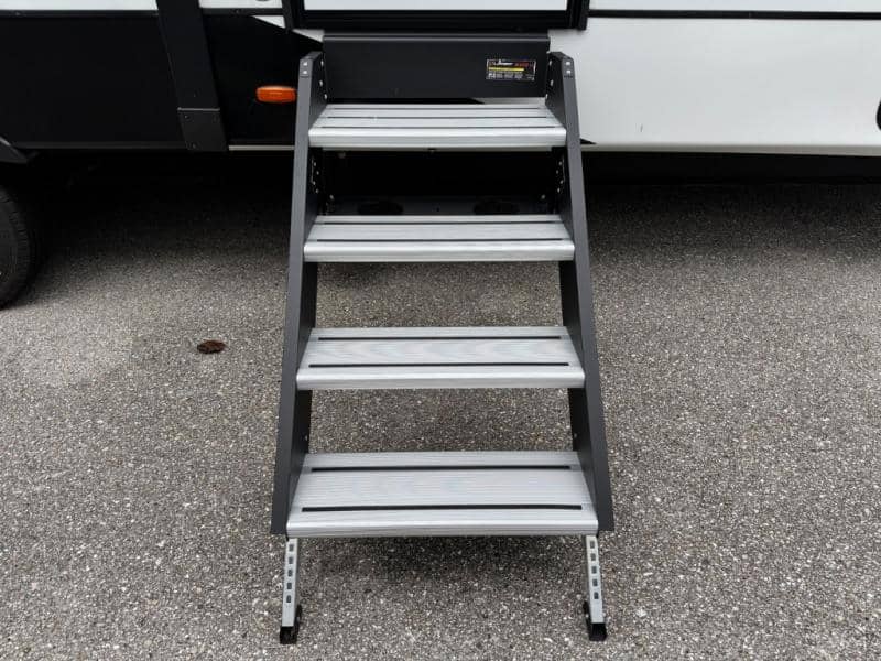 2025 Coachmen 2025 Coachmen Brookstone - thumbnail 5