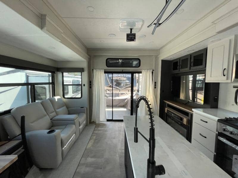 2025 Coachmen 2025 Coachmen Brookstone - thumbnail 21