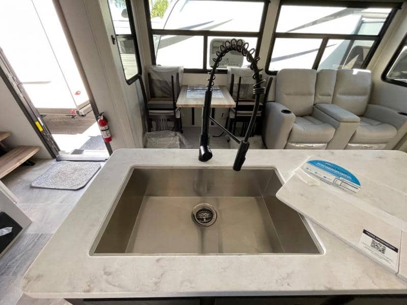 2025 Coachmen 2025 Coachmen Brookstone - thumbnail 35