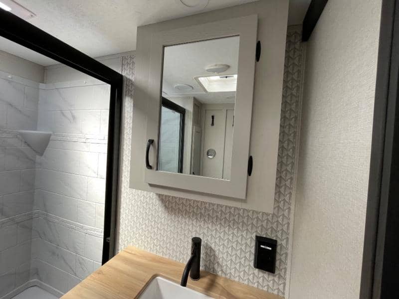 2025 Coachmen 2025 Coachmen Brookstone - thumbnail 37