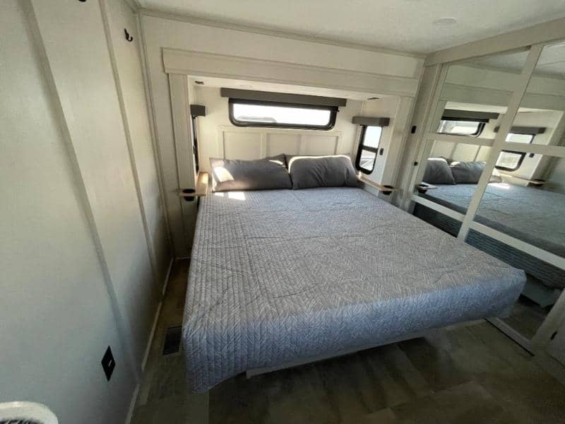 2025 Coachmen 2025 Coachmen Brookstone - thumbnail 46