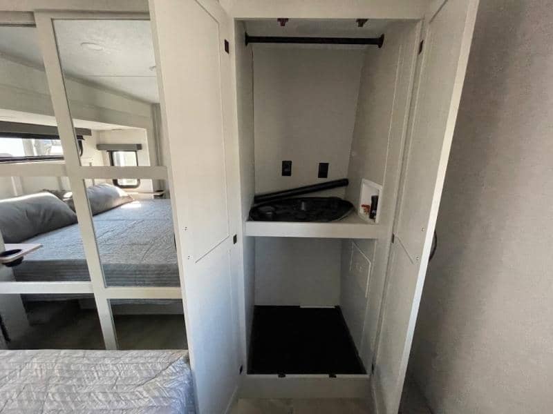 2025 Coachmen 2025 Coachmen Brookstone - thumbnail 48