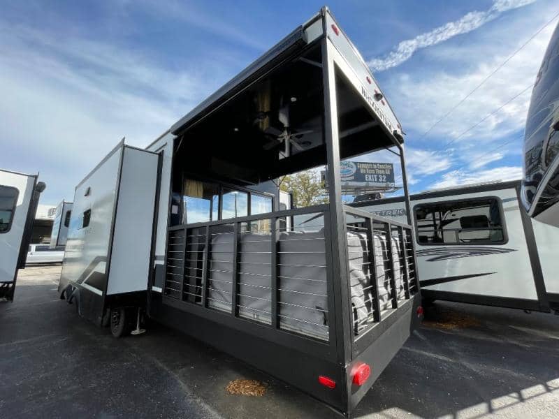 2025 Coachmen 2025 Coachmen Brookstone - thumbnail 6