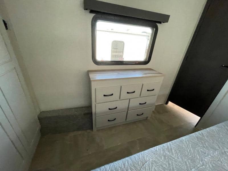 2025 Coachmen 2025 Coachmen Brookstone - thumbnail 52