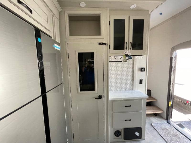 2025 Coachmen 2025 Coachmen Brookstone - thumbnail 57