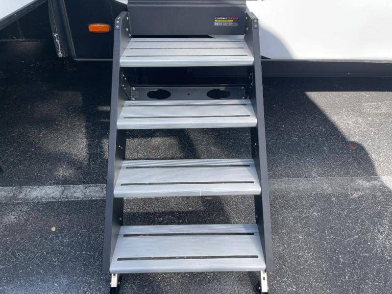 2025 Coachmen 2025 Coachmen Brookstone - thumbnail 8