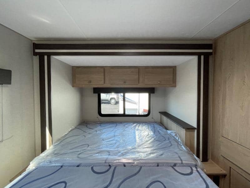 2025 Coachmen 2025 Coachmen Leprechaun - thumbnail 15