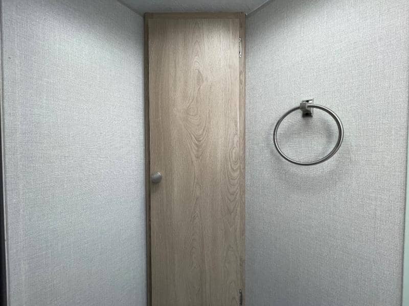 2025 Coachmen 2025 Coachmen Leprechaun - thumbnail 19