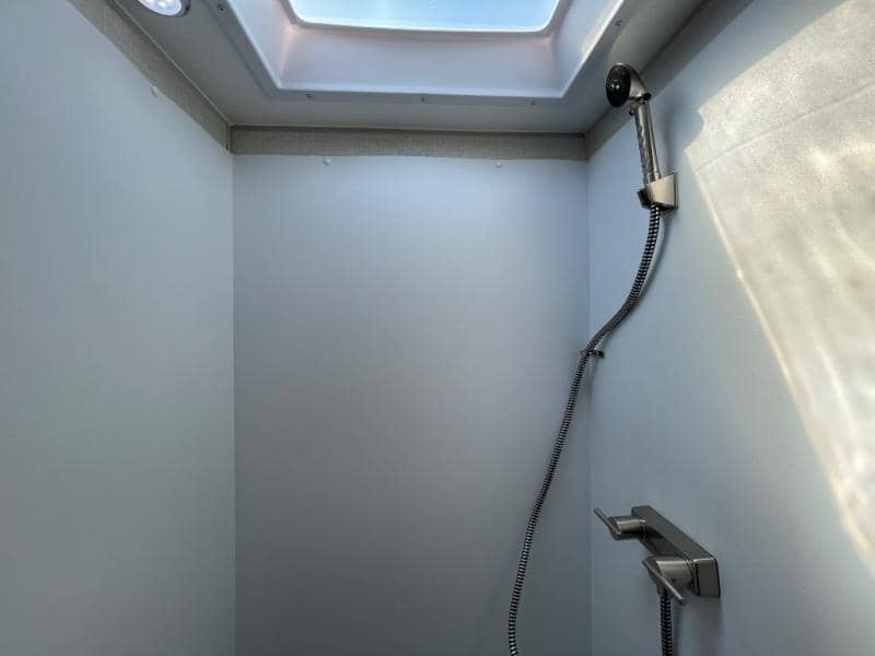 2025 Coachmen 2025 Coachmen Leprechaun - thumbnail 21