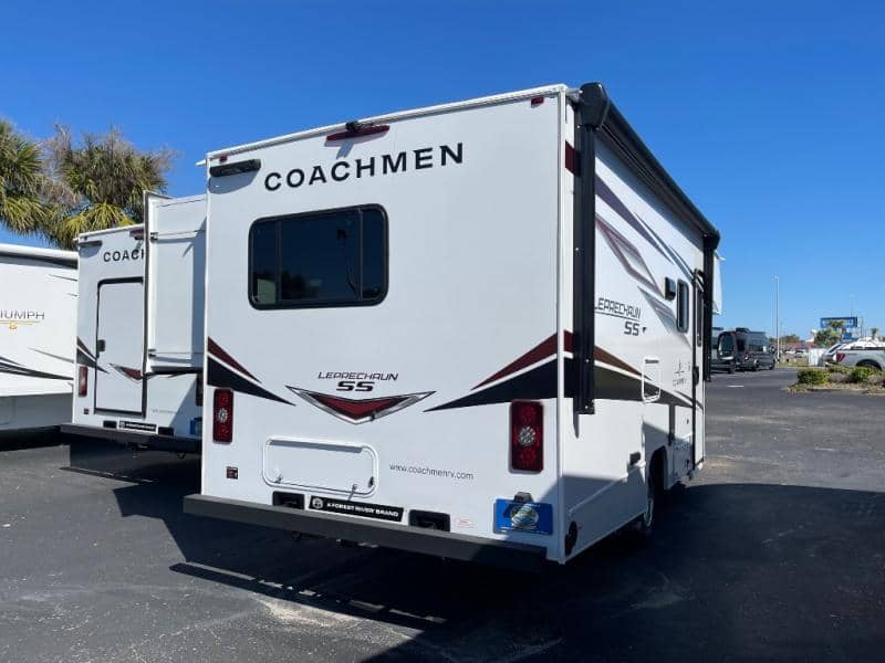 2025 Coachmen 2025 Coachmen Leprechaun - thumbnail 7