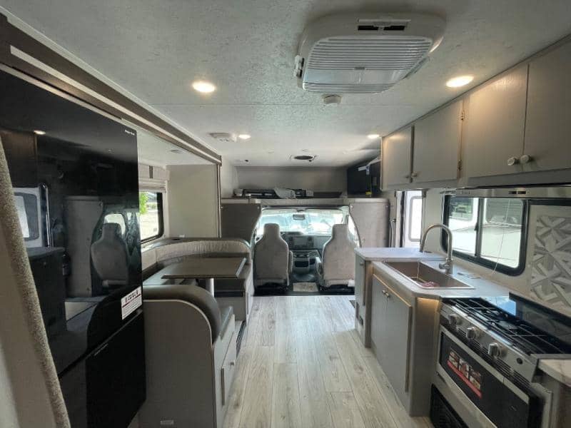 2025 Coachmen 2025 Coachmen Freelander - thumbnail 16