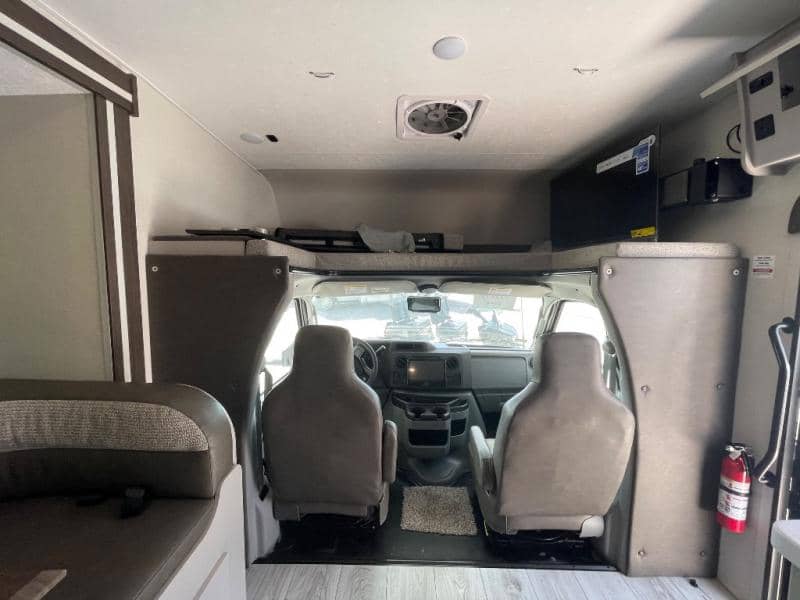 2025 Coachmen 2025 Coachmen Freelander - thumbnail 9