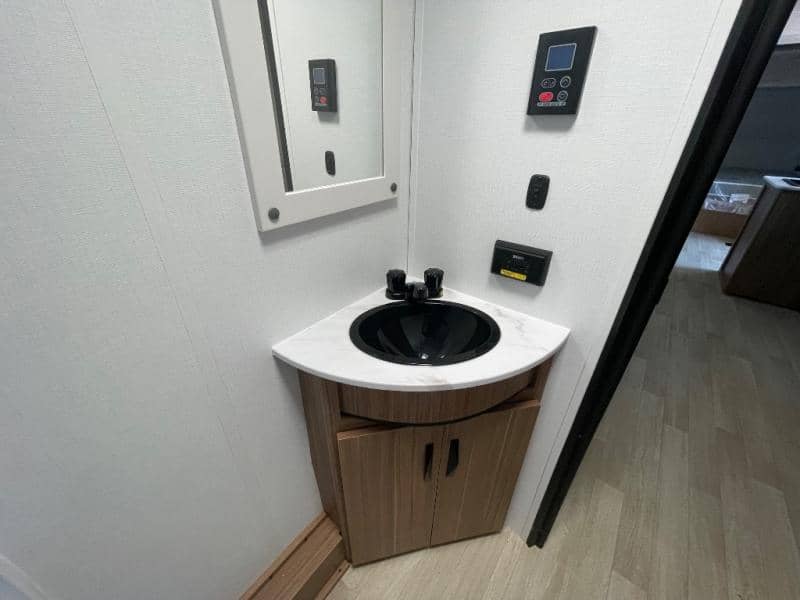 2025 Keystone RV 2025 Keystone RV Passport Classic - thumbnail 17